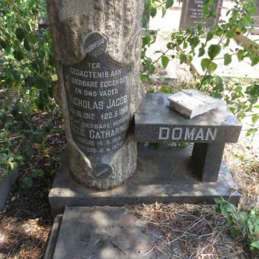 DOMAN Nicolas Jacob 1912-1968 & Elzie Catharina 1919-1970
