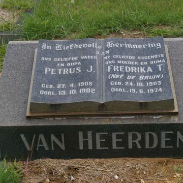 HEERDEN Petrus J., van 1905-1982 &amp; Fredrika T. DE BRUIN 1903-1974