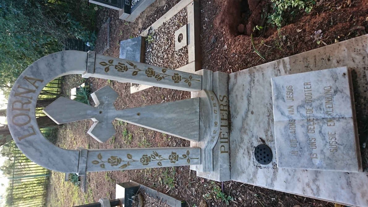 PIETERS Lorna 1990-1993