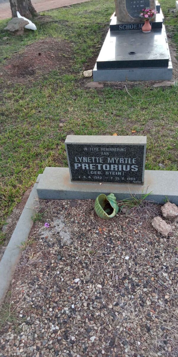 PRETORIUS Lynette Myrtle nee STEIN 1942-1993