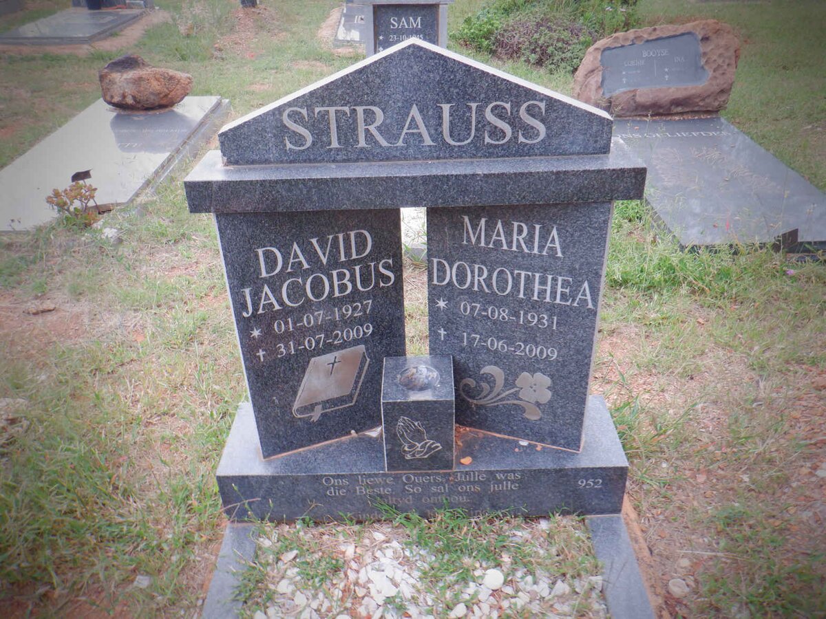STRAUSS David Jacobus 1927-2009 &amp; Maria Dorothea 1931-2009