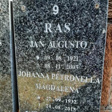 Gauteng, ROODEPOORT, Horison, Nederduitsche Hervormde kerk, Gedenkmuur