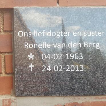 BERG Ronelle, van den 1963-2013