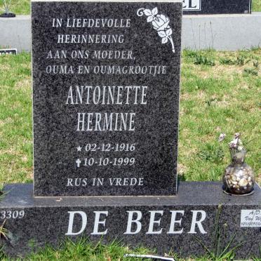 BEER Antoinette Hermine, de 1916-1999