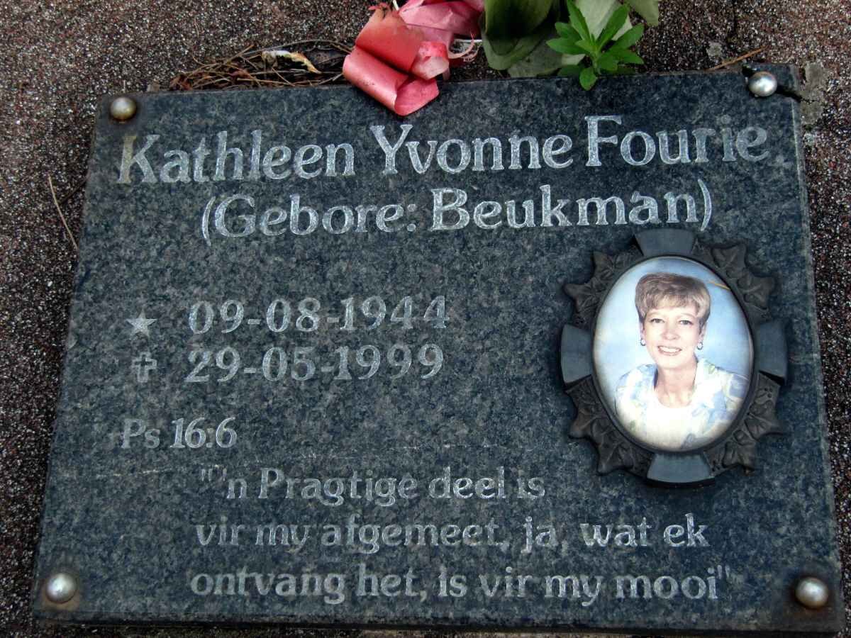 FOURIE Kathleen Yvonne nee BEUKMAN 1944-1999