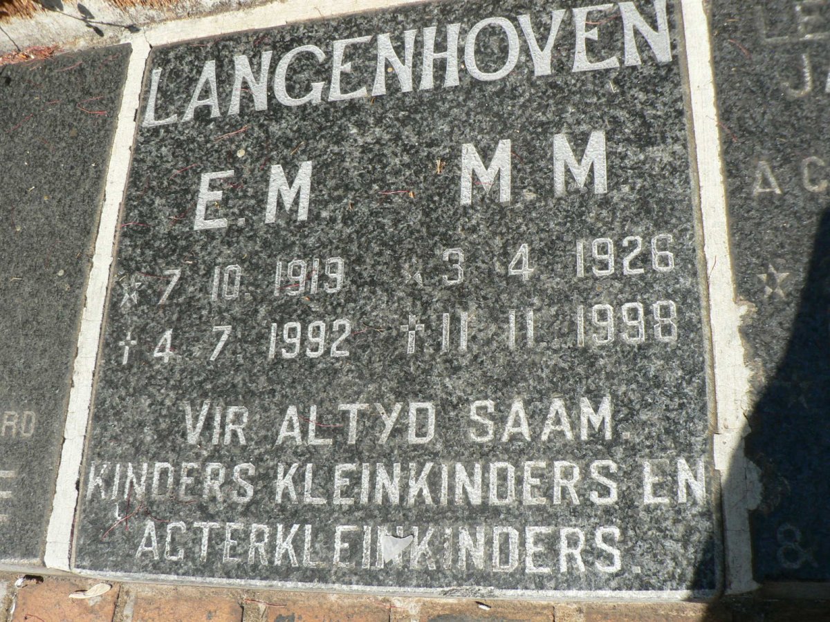 LANGENHOVEN E.M. 1919-1992 &amp; M.M. 1926-1998