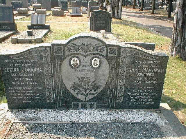 DRY Sarel Marthinus Johannes 1906-1967 &amp; Gezina Johanna ADENDORFF 1908-1959