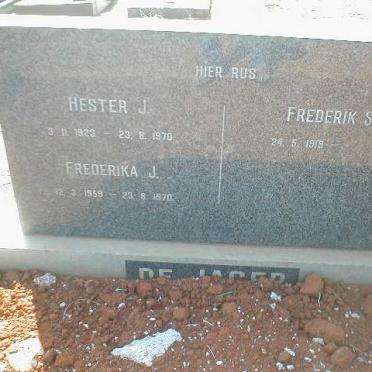 JAGER Frederik S.J., de 1919- &amp; Hester J. 1923-1970 :: DE JAGER Frederika 1959-1970