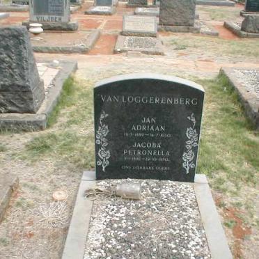 LOGGERENBERG Jan Adriaan, van 1889-1950 &amp; Jacoba Petronella 1896-1970