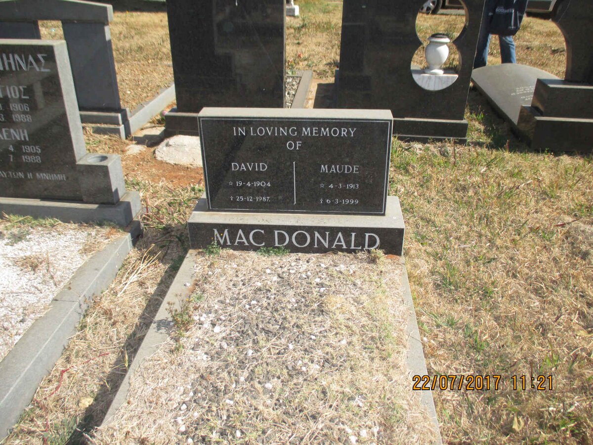 MacDONALD David 1904-1987 &amp; Maude 1913-1999