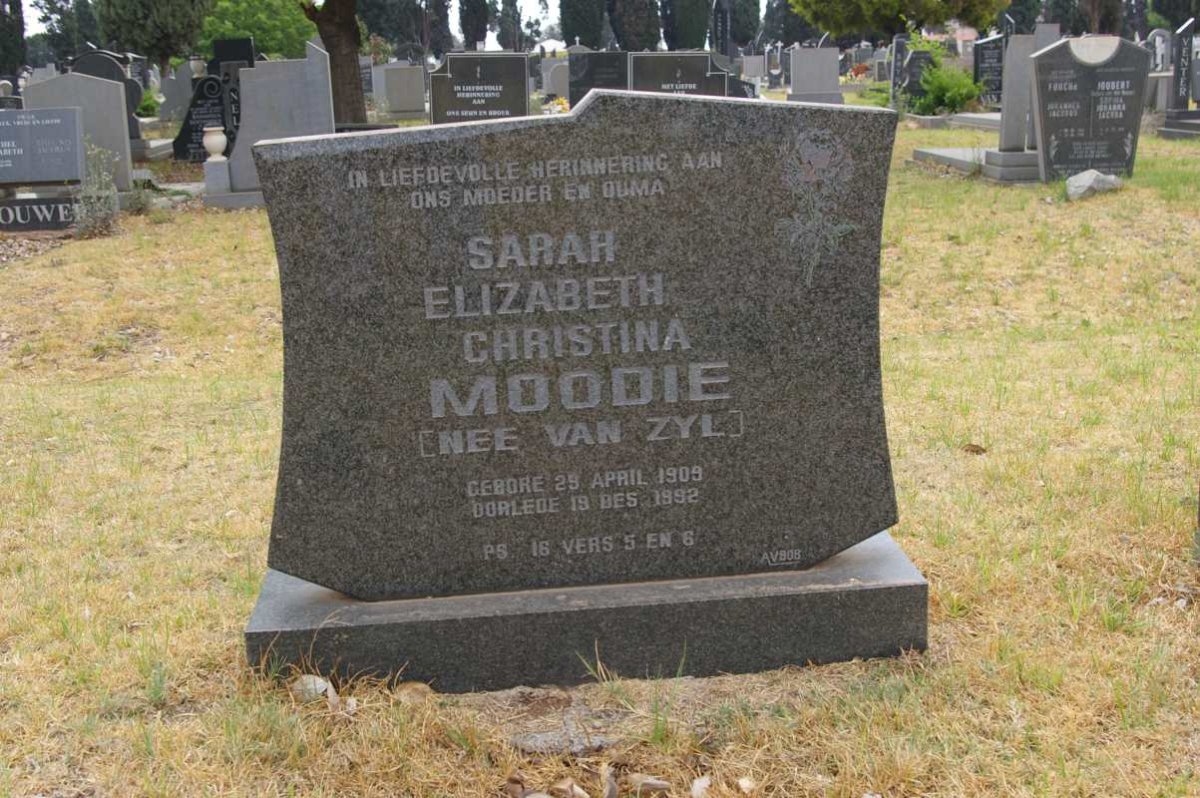 MOODIE Sarah Elizabeth Christina nee VAN ZYL 1909-1992