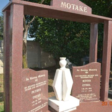 MOTAKE Petrus Theko 1925-1999 &amp; Mteva Ethel 1931-2006 