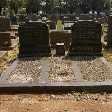 NAGEL Gert 1998-1969 &amp; Anna Sophia V.D. WALT 1998-1957