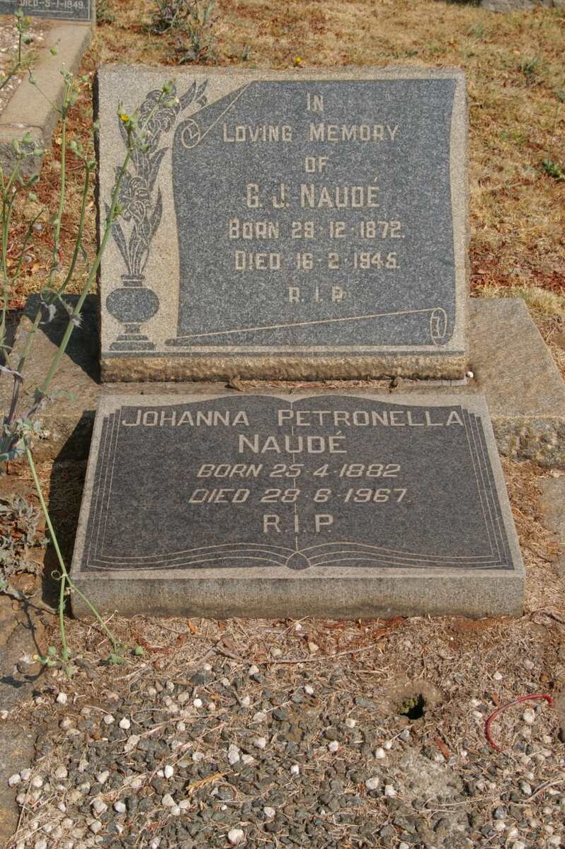 NAUDÉ G.J. 1872-1945 &amp; Johanna Petronella 1882-1967