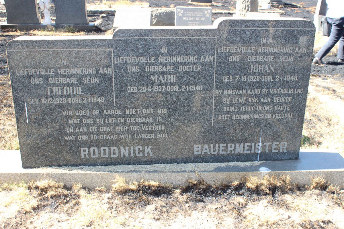 ROODNICK Freddie 1929-1948 :: ROODNICK Marie 1927-1948 :: BAUERMEISTER Johan 1926-1948