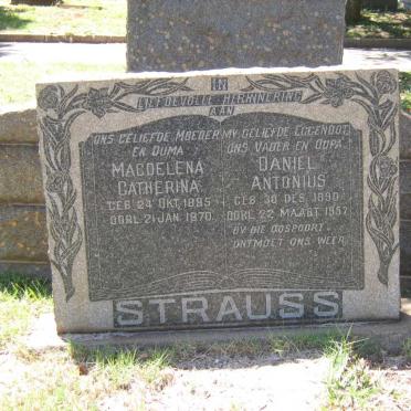 STRAUSS Daniel Antonius 1890-1957 &amp; Magdelena Catherina 1895-1970