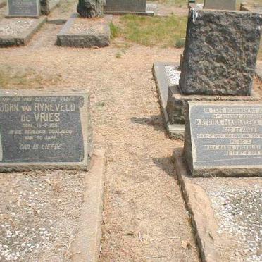 VRIES John van Ryneveld, de  -1951 :: RALLS Katrina Magdalena geb. DE VRIES 1900-1946