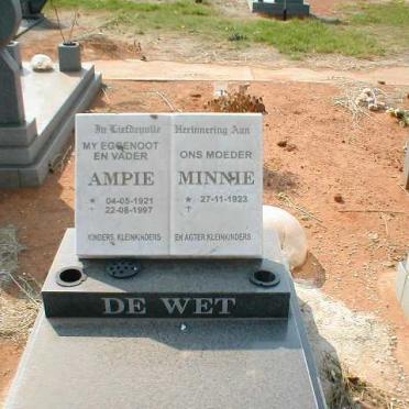 WET Ampie, de 1921-1997 &amp; Minnie 1923-