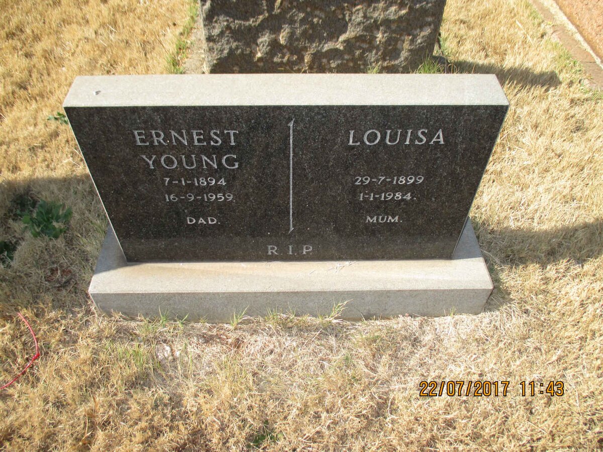 YOUNG Ernest 1894-1959 &amp; Louisa 1899-1984