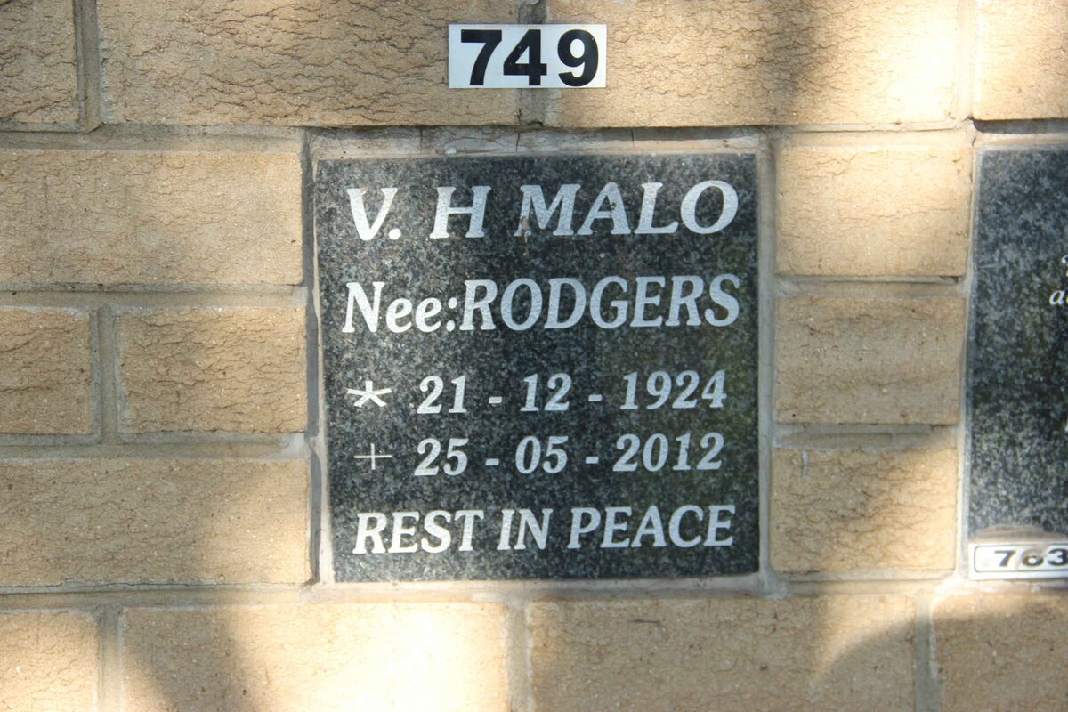 MALO V.H. nee RODGERS 1924-2012