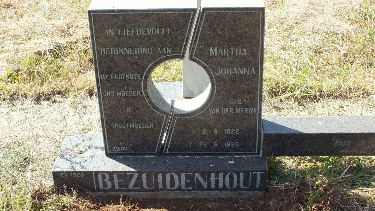 BEZUIDENHOUT Hermanus Carel 1924-1999 &amp; Martha Johanna VAN DER MERWE 1922-1995