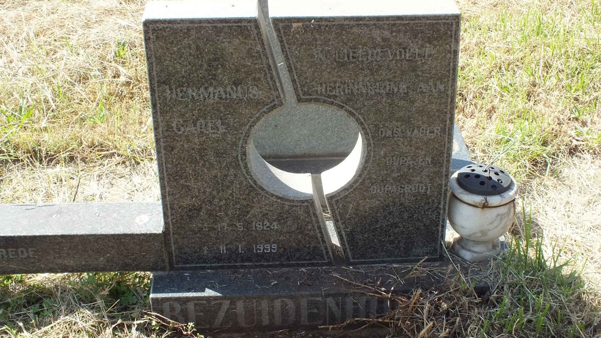 BEZUIDENHOUT Hermanus Carel 1924-1999 &amp; Martha Johanna VAN DER MERWE 1922-1995