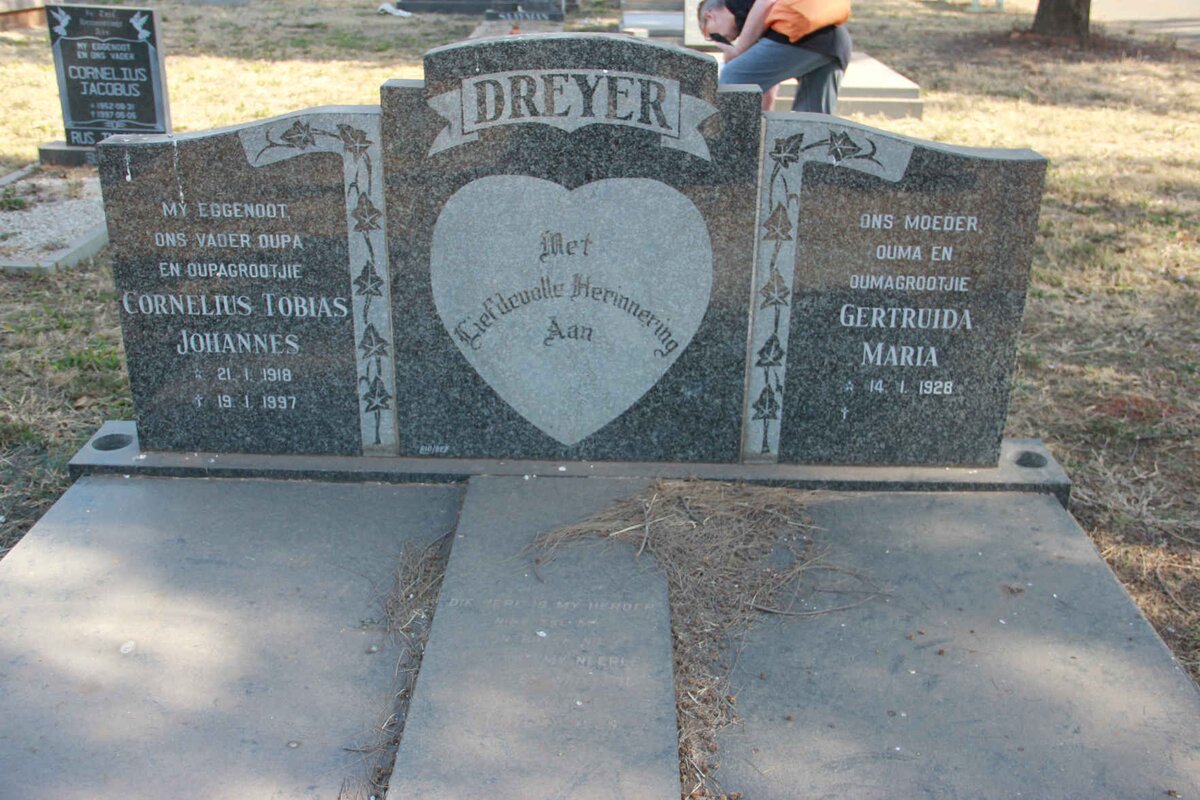 DREYER Cornelius Tobias Johannes 1918-1997 &amp; Gertruida Maria 1928-
