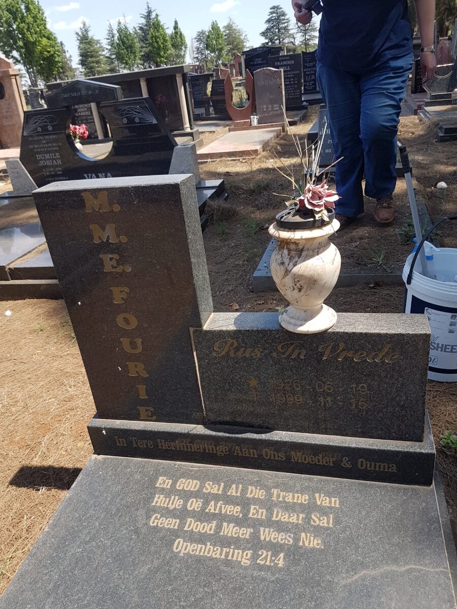 FOURIE M.M.E. 1926-1999