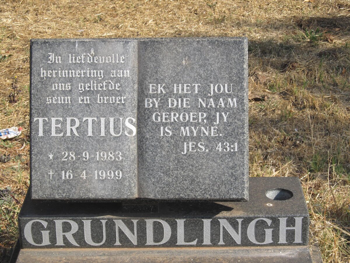 GRUNDLINGH Tertius 1983-1999