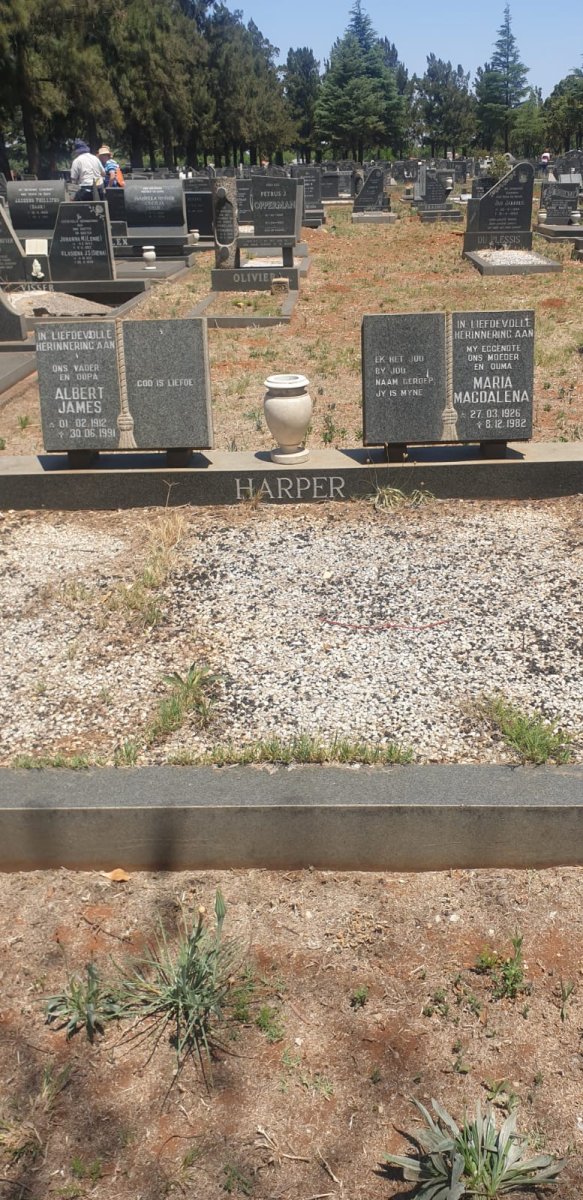 HARPER Albert James 1912-1991 &amp; Maria Magdalena 1926-1982