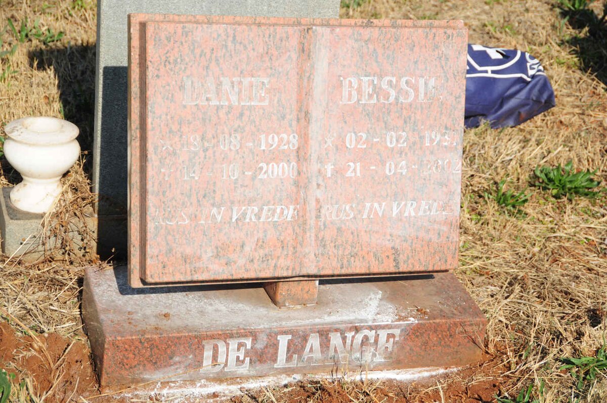 LANGE Danie, de 1928-2000 & Bessie 1931-2002