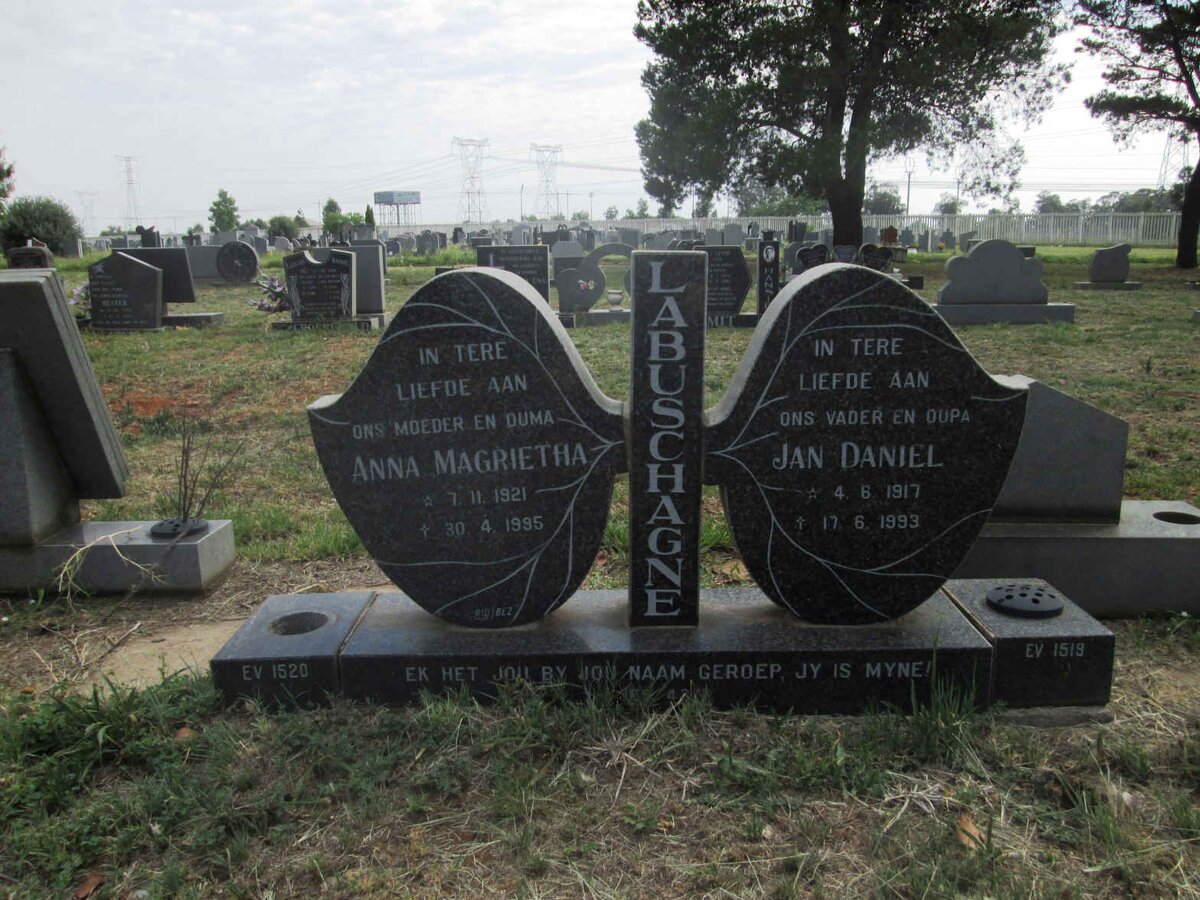 LABUSCHAGNE Jan Daniel 1917-1993 &amp; Anna Magrietha 1921-1995
