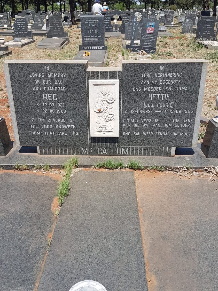 McCALLUM Reg 1927-1988 &amp; Hettie FOURIE 1927-1985