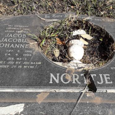 NORTJE Jacob Jacobus Johannes 1910-1983 &amp; Louisa Aletta 1921-2003