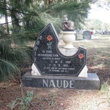 NAUDE Abrie 1968-1992