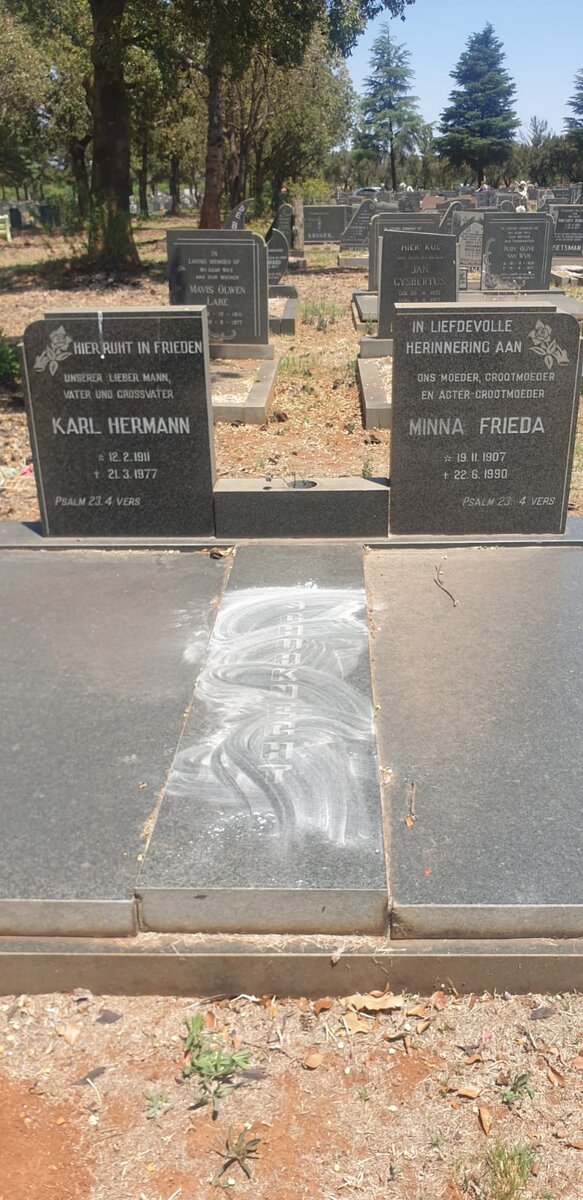 SCHUHKNECHT Karl Hermann 1911-1977 &amp; Minna Frieda 1907-1990