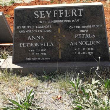 SEYFFERT Petrus Arnoldus 1945-2015 &amp; Anna Petronella 1950-1998