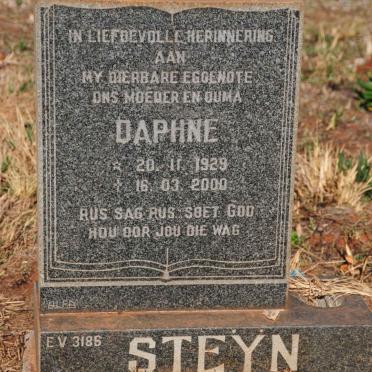 STEYN Daphne 1929-2000
