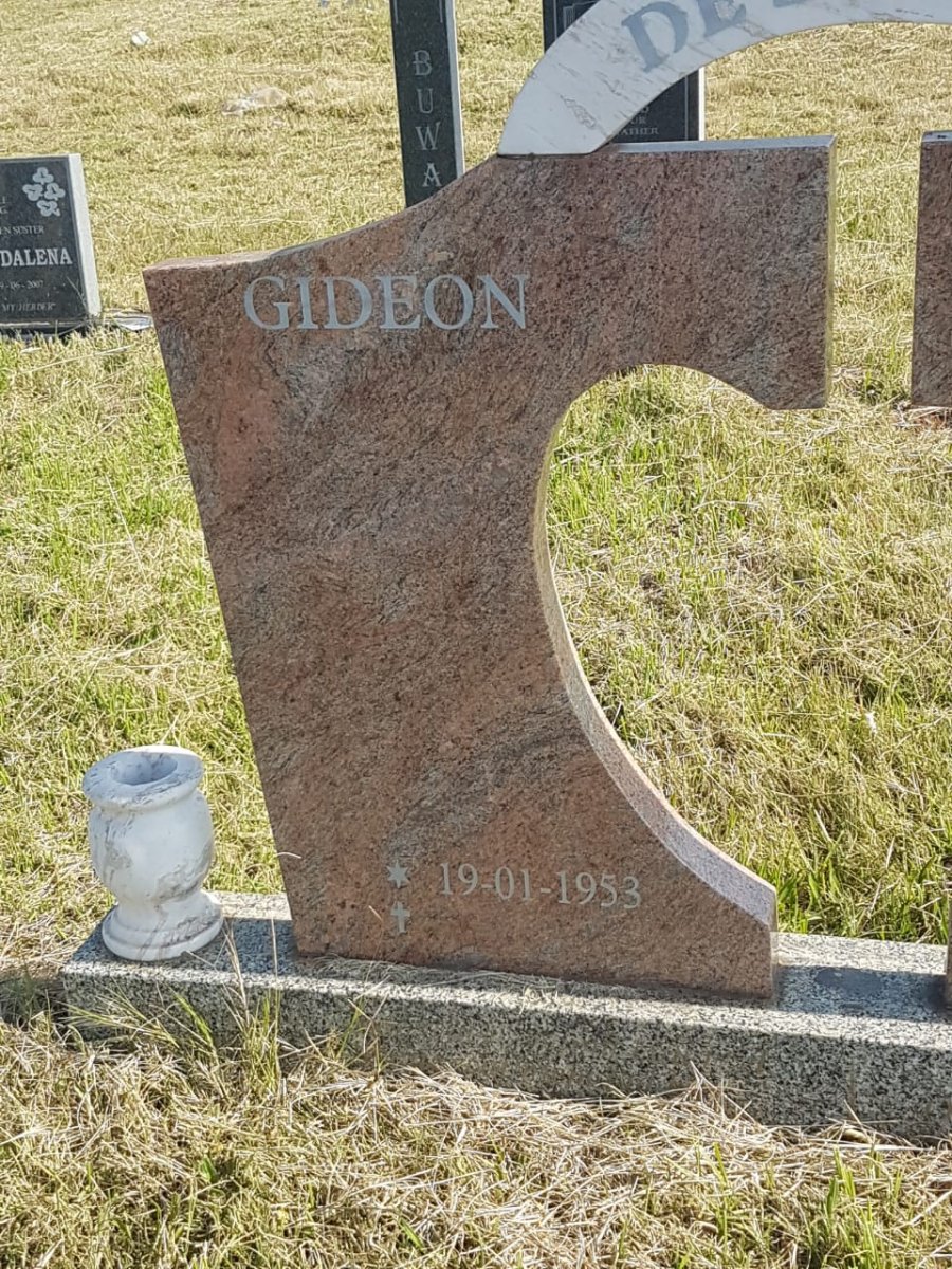 SWARDT Gideon, de 1953- &amp; Ina 1957-2007
