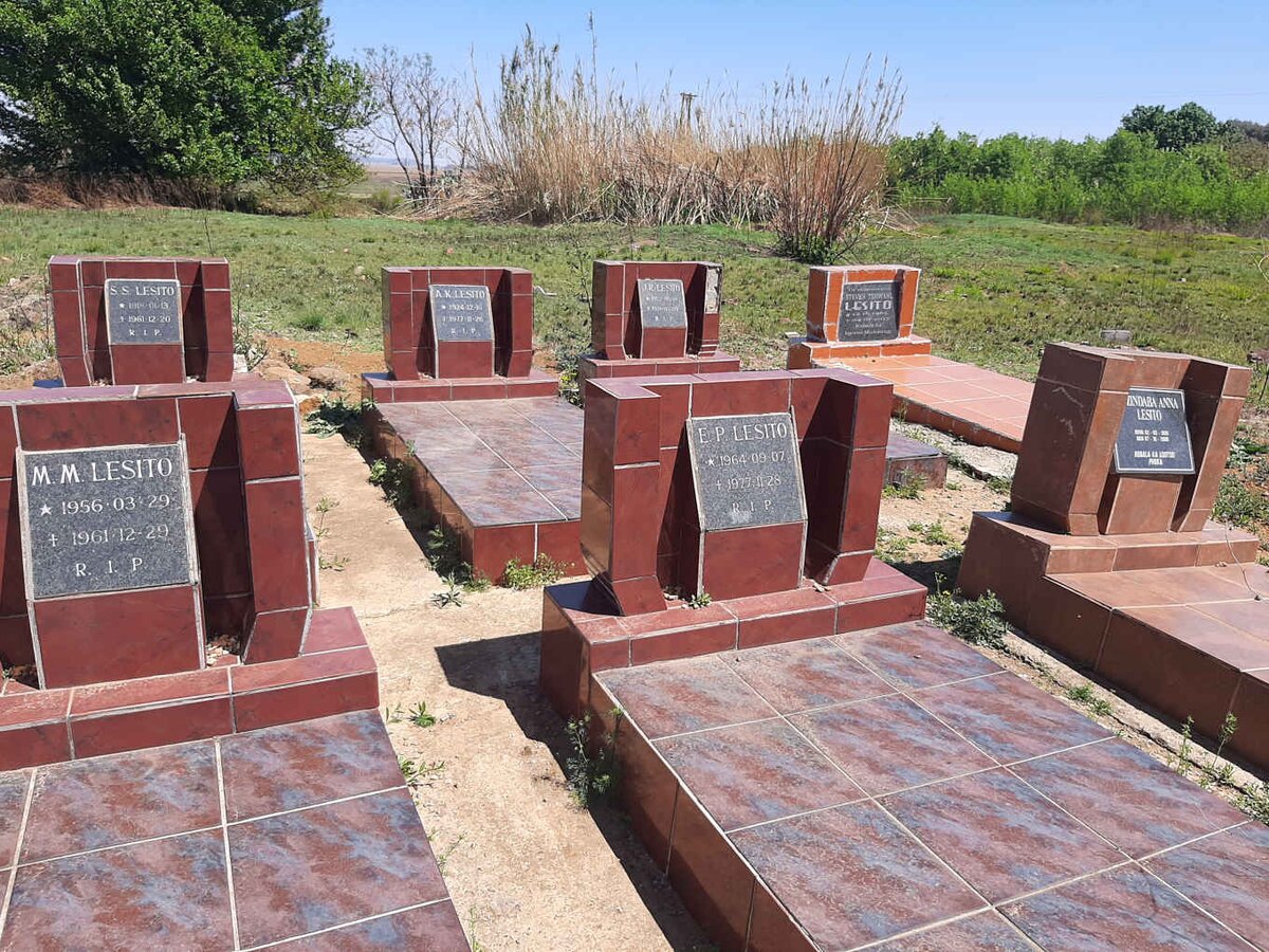 LESITO M.M. 1956-1961 :: LESITO E.P. 1964-1977 :: LESITO Nozindaba Anna