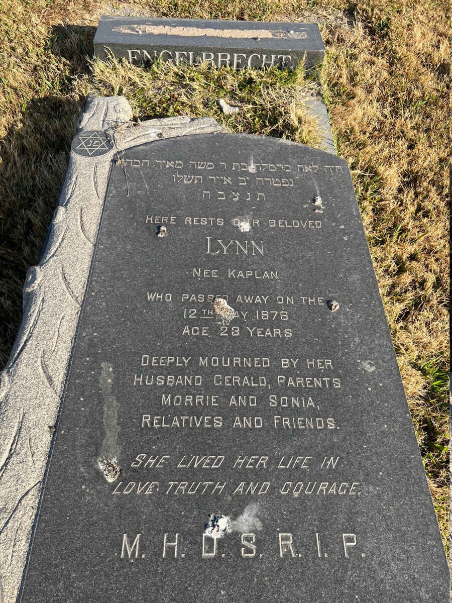 ENGELBRECHT Lynn nee KAPLAN -1976