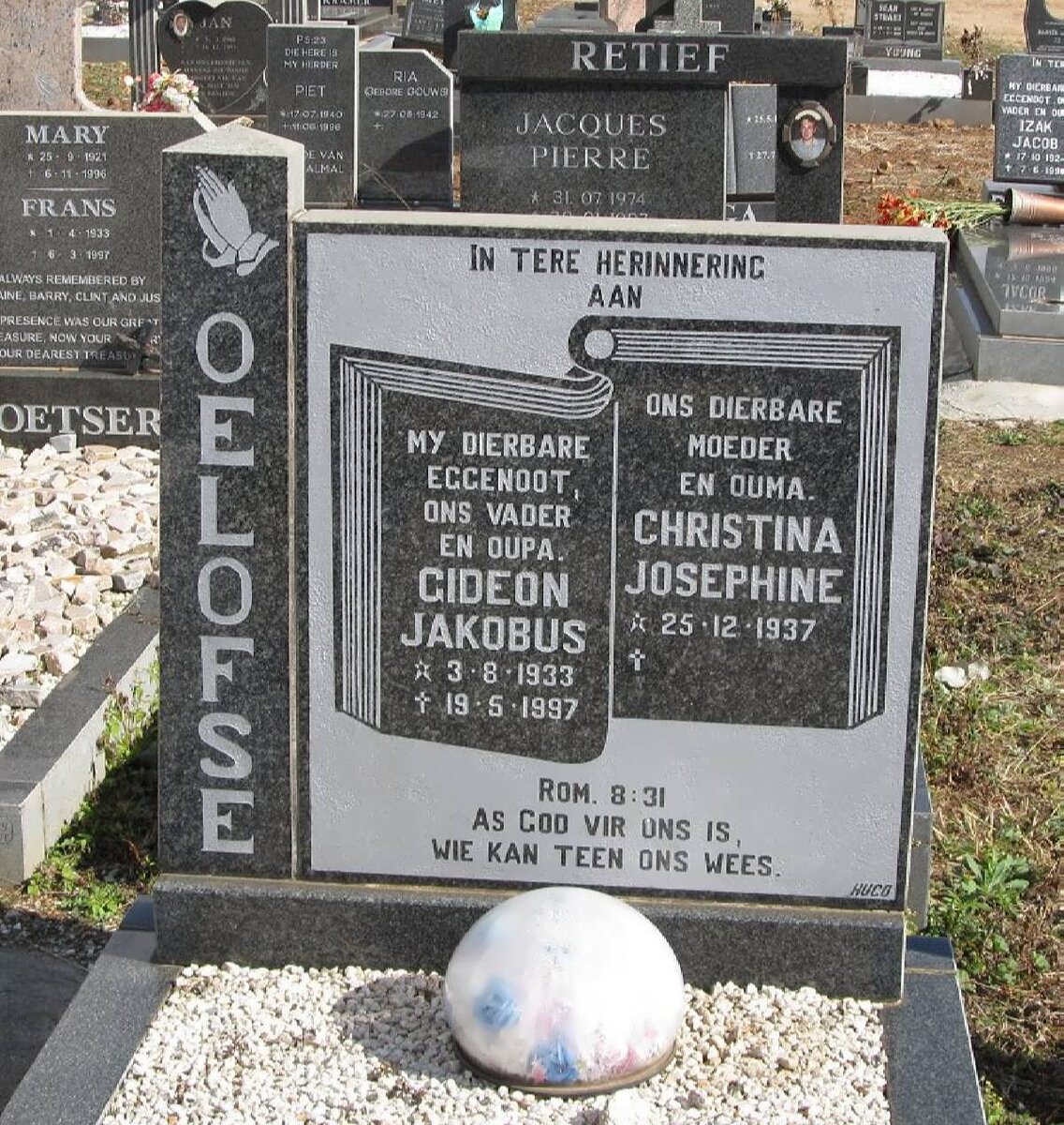 OELOFSE Gideon Jakobus 1933-1997 &amp; Christina Josephine 1937-