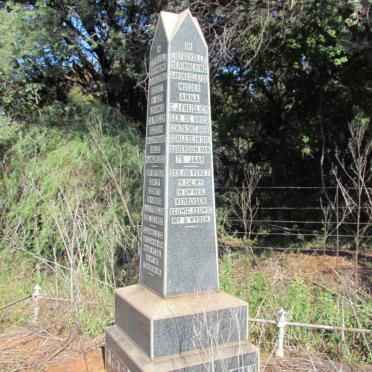 FREISLICH Johannes G.B. -1939 & Anna C.J. DE VRIES 1869-_1