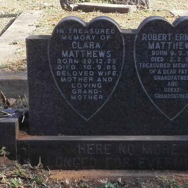MATTHEWS Robert Ernest 1915-1993 &amp; Clara 1923-1985