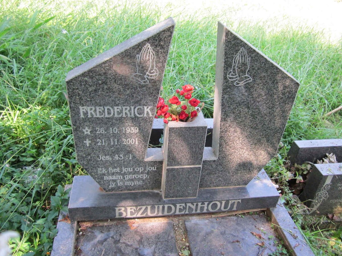 BEZUIDENHOUT Frederick 1939-2001