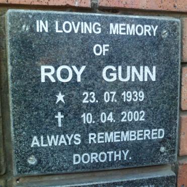 GUNN Roy 1939-2002