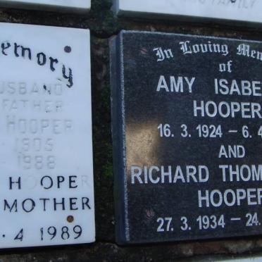 HOOPER Richard Thomas Roy 1934-2001 &amp; Amy Isabella 1924-1986