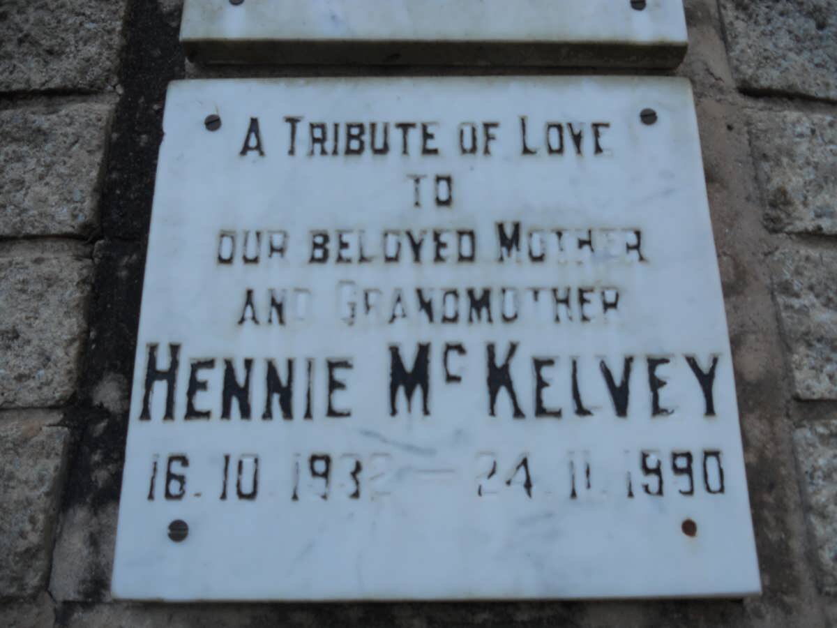 McKELVEY Hennie 1932-1990