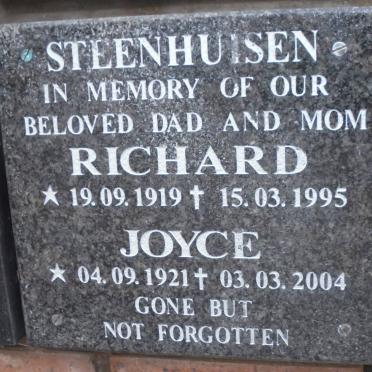 STEENHUISEN Richard 1919-1995 &amp; Joyce 1921-2004