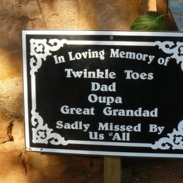 STORBECK Candice 1988-1992 ::  STORBECK Natasha 1988-1992